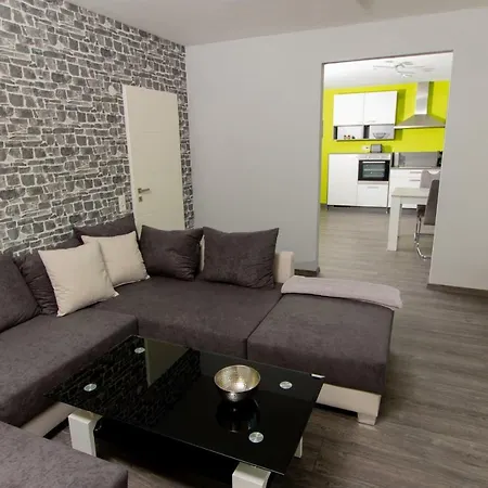 T. Muellers | Nr. 1 Appartamento *